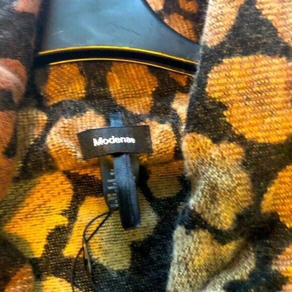 Modena New York NWT leopard print poncho. One size, toggle buttons - Picture 3 of 7